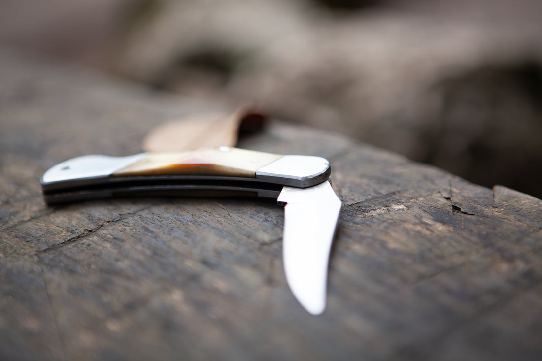 Antique folding pocket knife