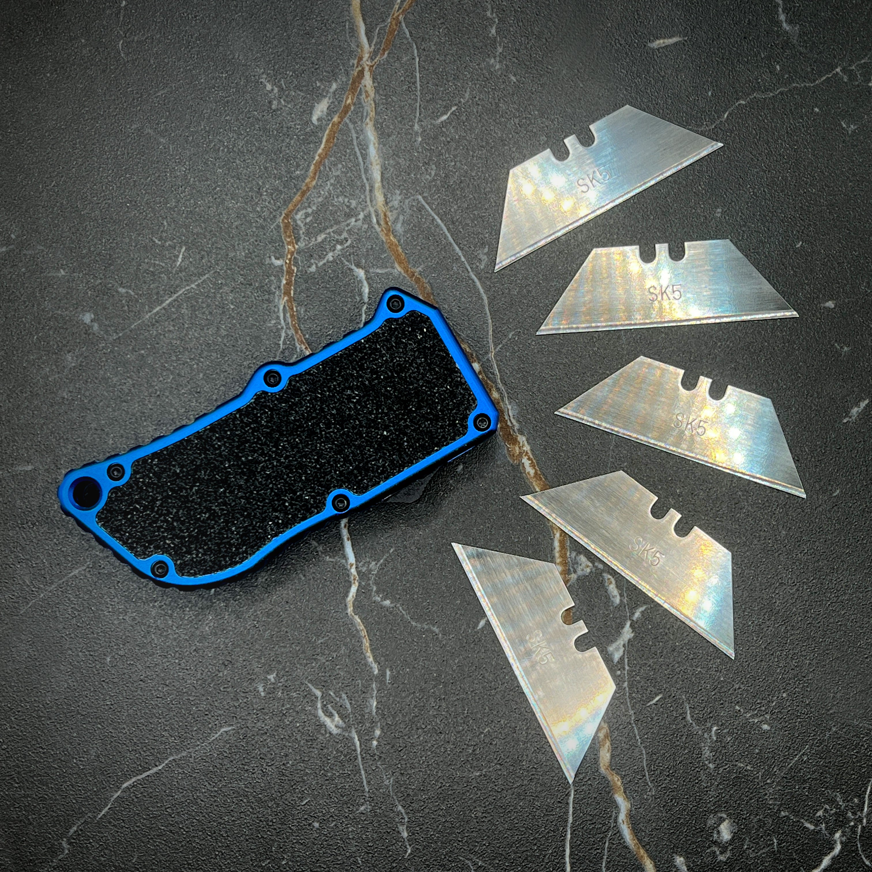 ainhue A39 Auto Retractable Box Cutter Utility Knife