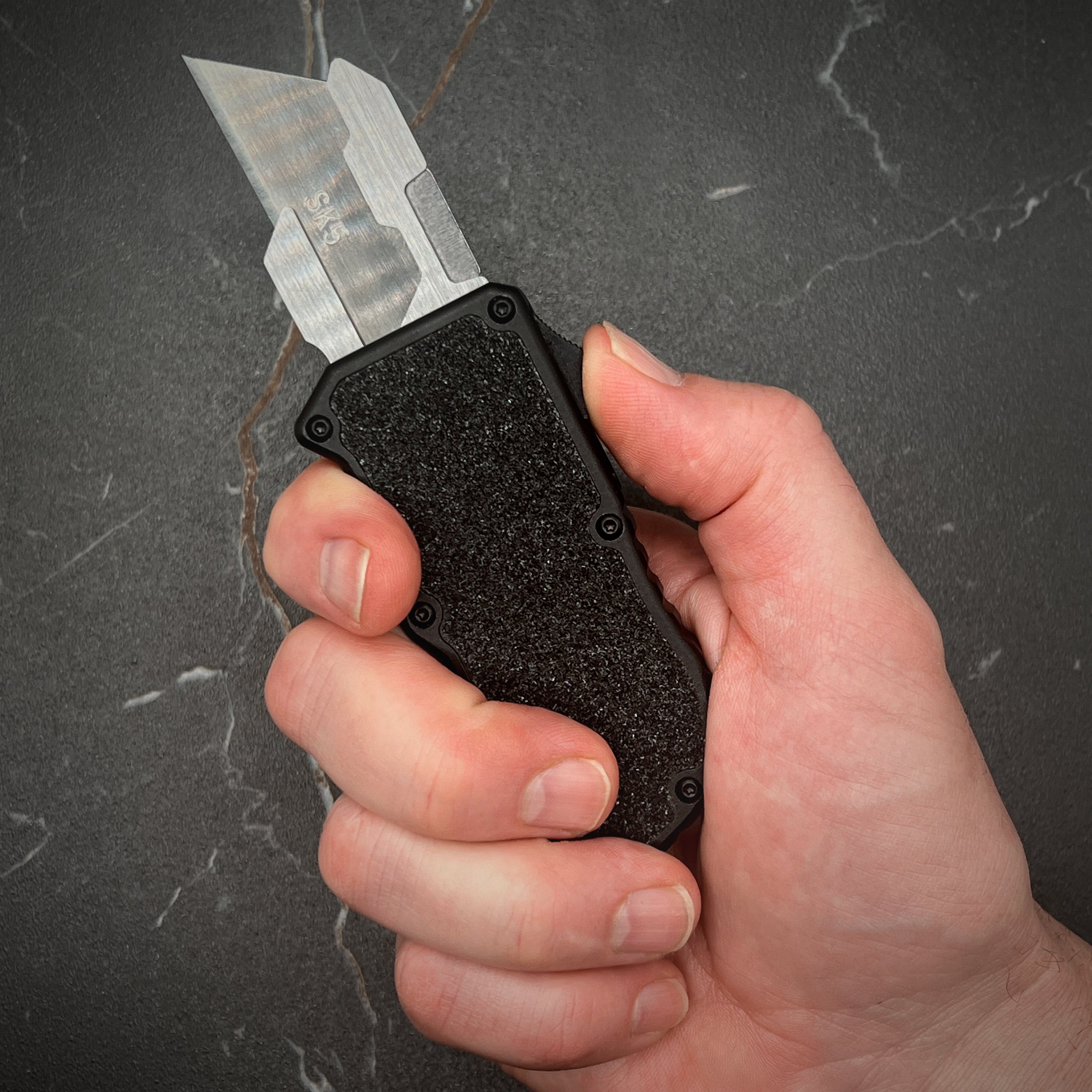 ainhue A39 Auto Retractable Box Cutter Utility Knife