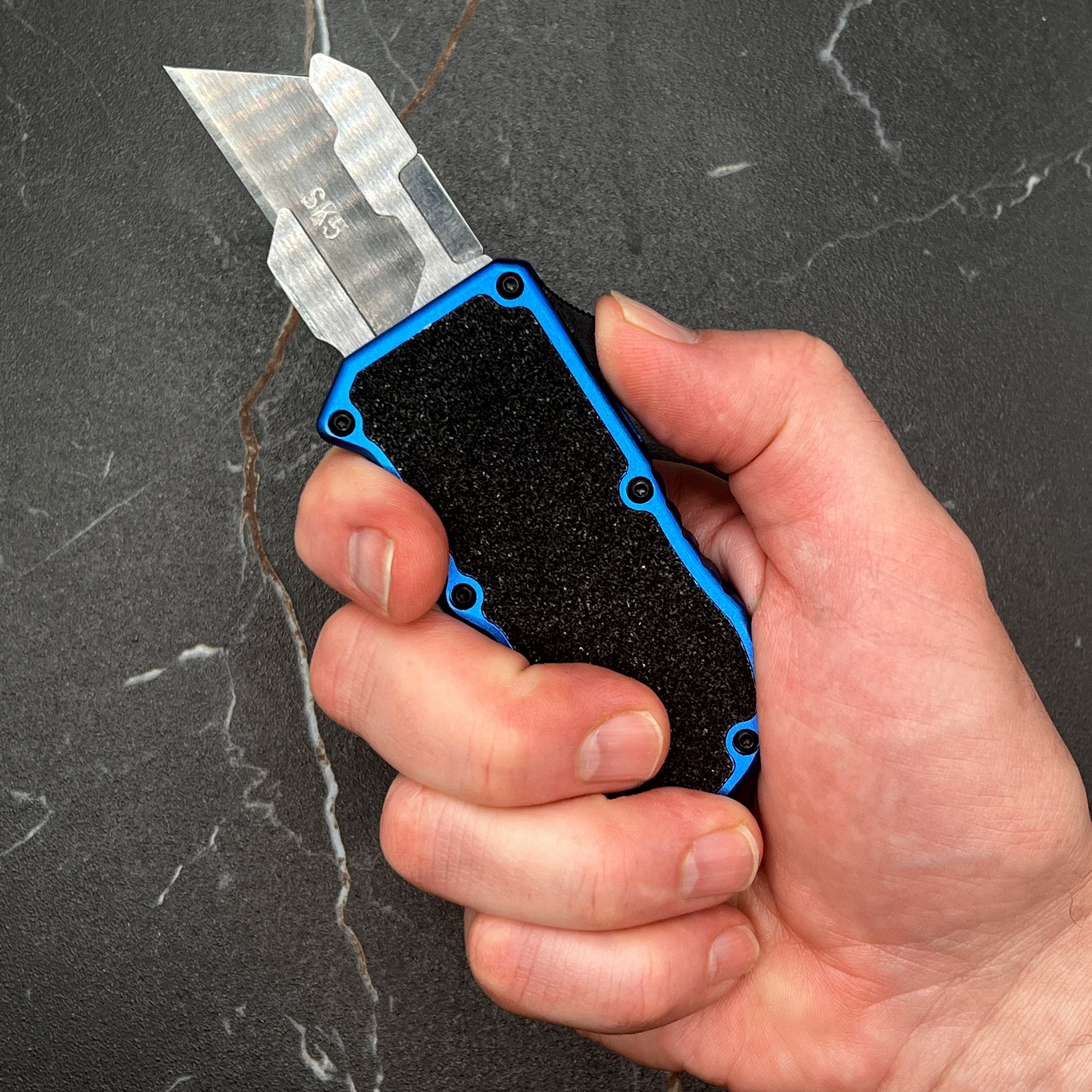ainhue A39 Auto Retractable Box Cutter Utility Knife