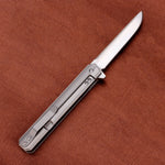 Minimalist Compact Gentleman's Lean Slender Narrow Carver Flipper Knives